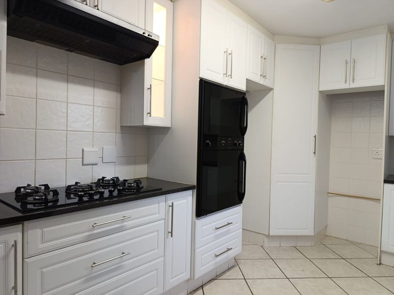 3 bedroom townhouse for sale in Newton Park - Photo 4