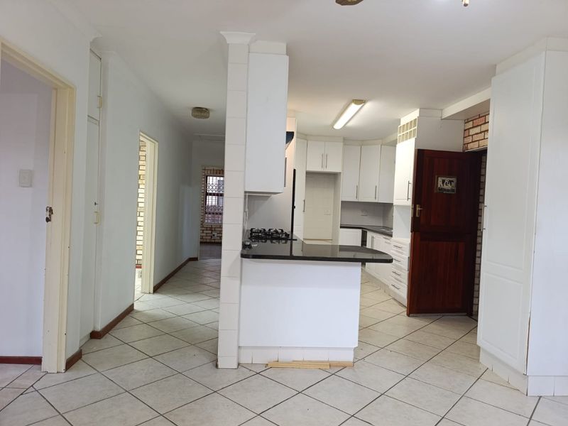 3 bedroom townhouse for sale in Newton Park - Photo 6