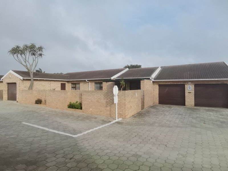 3 bedroom townhouse for sale in Newton Park - Photo 3