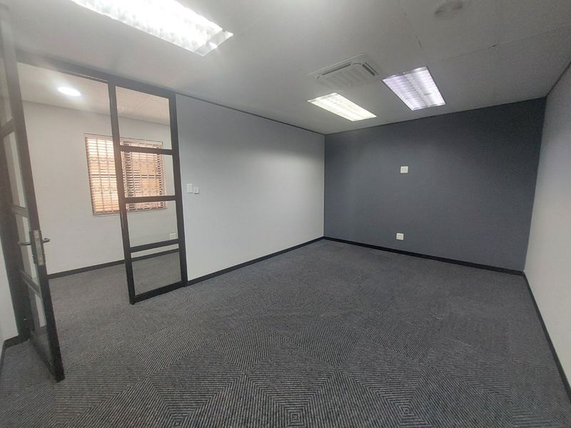 MOVE-IN READY NEW OFFICE SUITE IN SUNNINGHILL - Photo 4