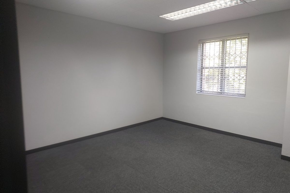 MOVE-IN READY NEW OFFICE SUITE IN SUNNINGHILL - Photo 5