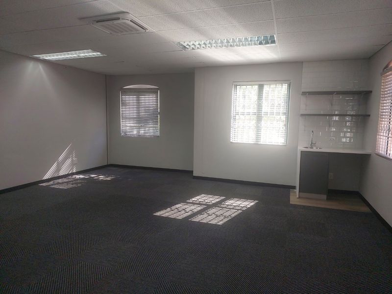 MOVE-IN READY NEW OFFICE SUITE IN SUNNINGHILL - Photo 9