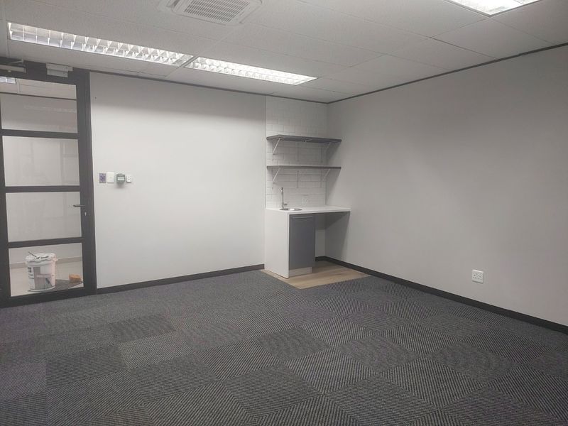 MOVE-IN READY NEW OFFICE SUITE IN SUNNINGHILL - Photo 6