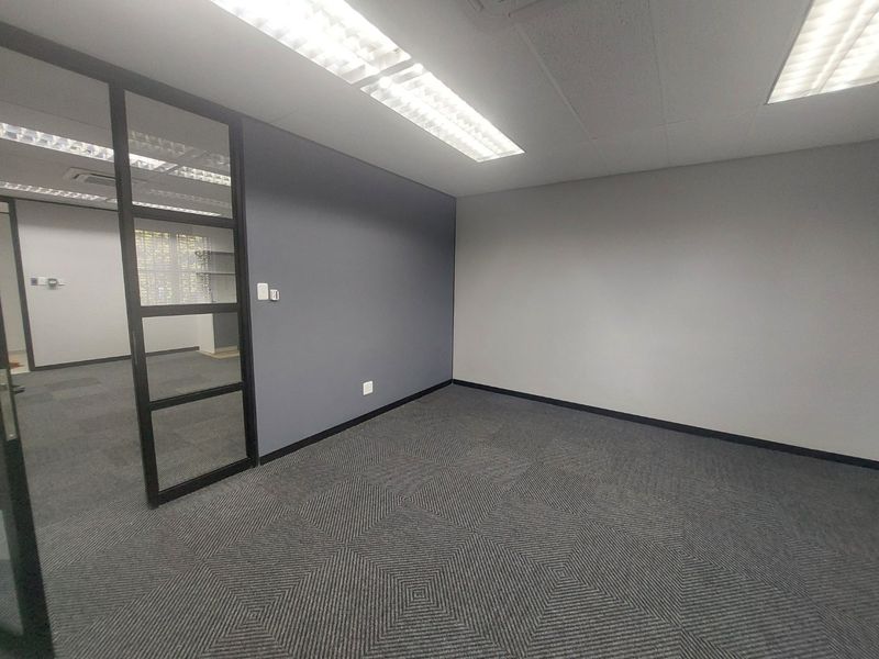 MOVE-IN READY NEW OFFICE SUITE IN SUNNINGHILL - Photo 3