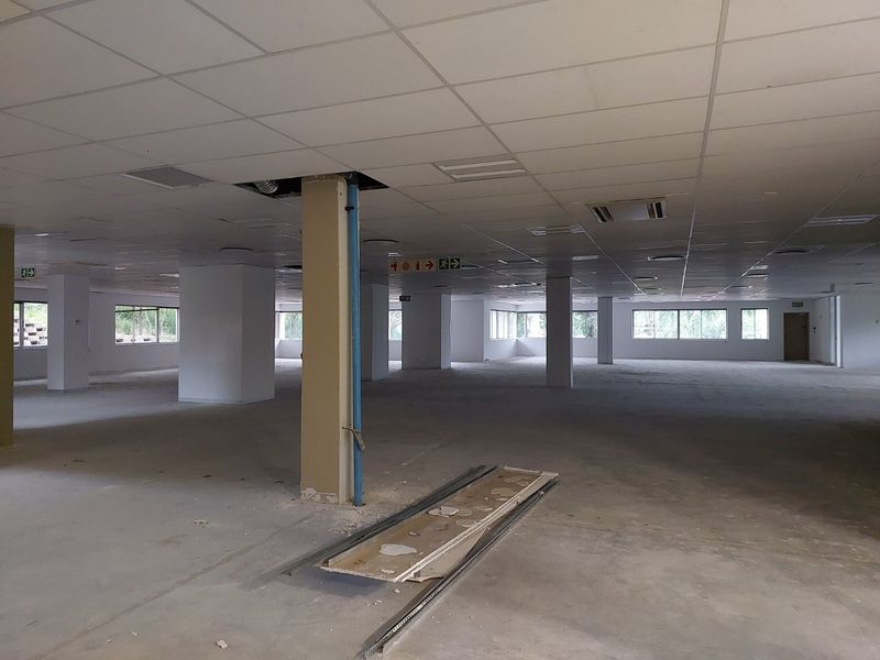 WOODMEAD GROUND FLOOR OFFICE SUITE IN EXCLUSIVE WOODMEAD COUNTRY CLUB ESTATE - Photo 7