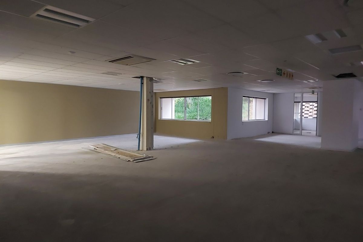 WOODMEAD GROUND FLOOR OFFICE SUITE IN EXCLUSIVE WOODMEAD COUNTRY CLUB ESTATE - Photo 5