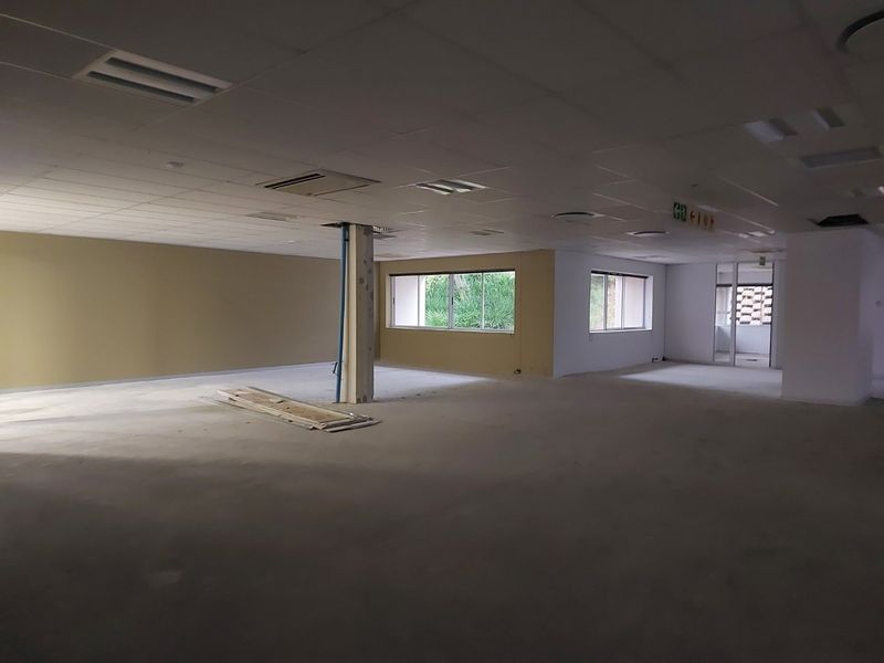 WOODMEAD GROUND FLOOR OFFICE SUITE IN EXCLUSIVE WOODMEAD COUNTRY CLUB ESTATE - Photo 5