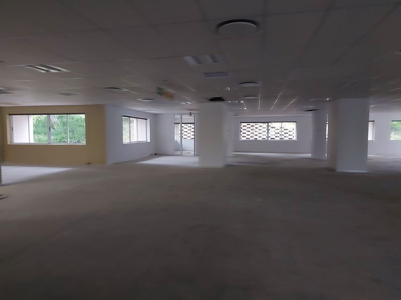 WOODMEAD GROUND FLOOR OFFICE SUITE IN EXCLUSIVE WOODMEAD COUNTRY CLUB ESTATE - Photo 6