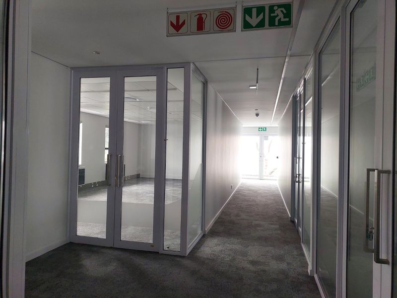 BLACK FRIDAY OFFER - MOVE-IN READY OFFICE SUITE - Photo 9