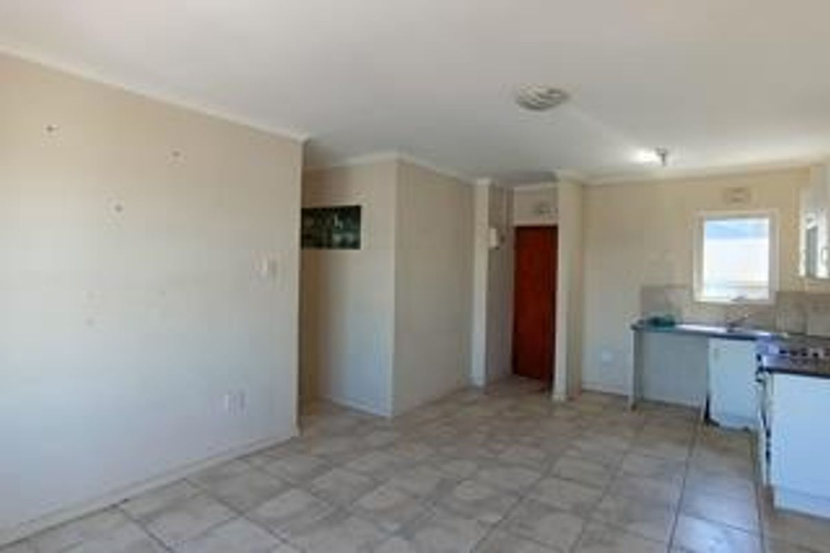 3 Bedroom Flat for sale in Chase Valley! - Photo 4