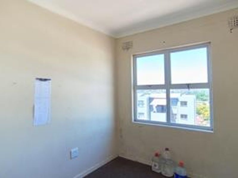 3 Bedroom Flat for sale in Chase Valley! - Photo 5