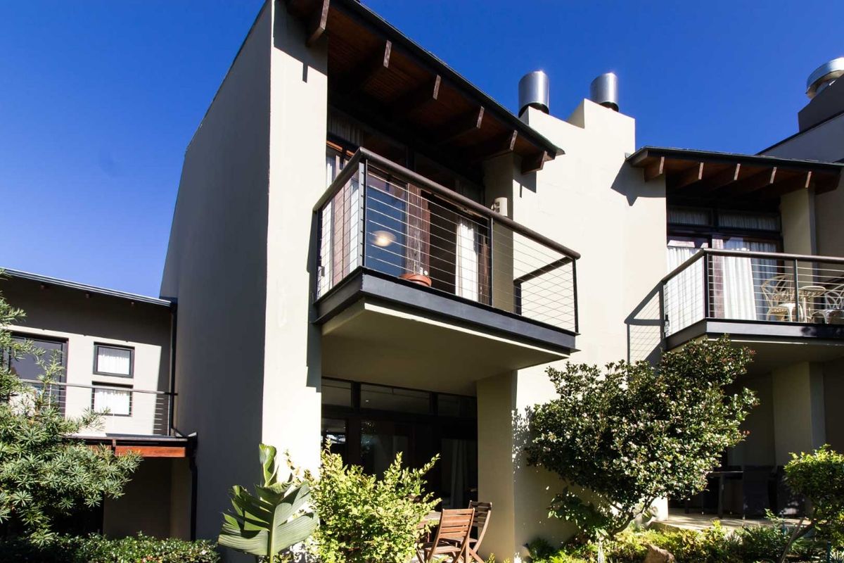 Full-Title Furnished Duplex – Near Herolds Bay Beach and George Airport - Photo 4