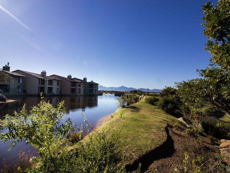 Full-Title Furnished Duplex – Near Herolds Bay Beach and George Airport - Photo 9