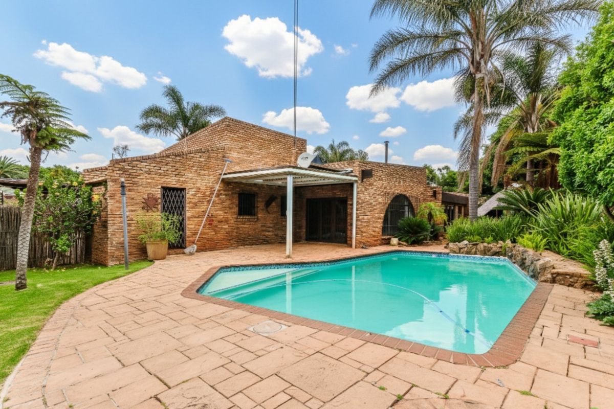 Exceptional Family Sanctuary with Modern Luxury Features - Photo 4