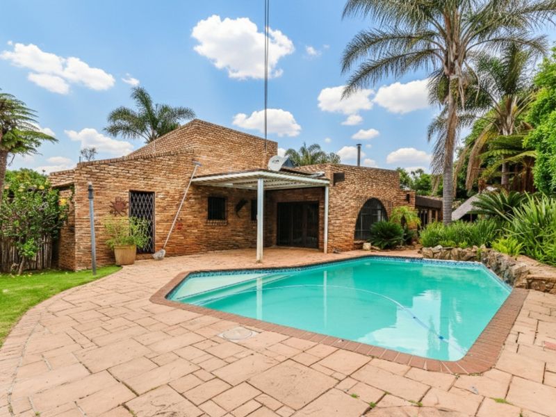 Exceptional Family Sanctuary with Modern Luxury Features - Photo 4