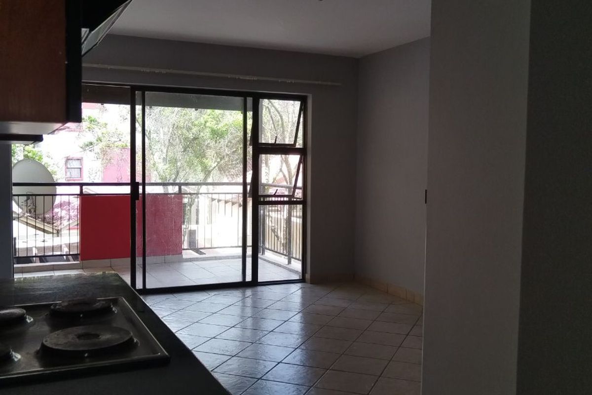 Available immediately!  Lovely and spacious studio apartment! - Photo 5