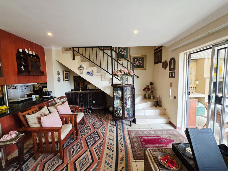 Beautiful Tuscan Style 2 Bedroom Duplex with Breathtaking Views - Photo 5