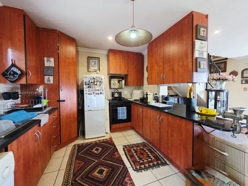 Beautiful Tuscan Style 2 Bedroom Duplex with Breathtaking Views - Photo 9