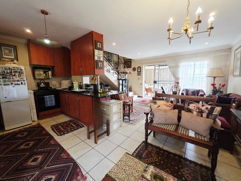 Beautiful Tuscan Style 2 Bedroom Duplex with Breathtaking Views - Photo 10