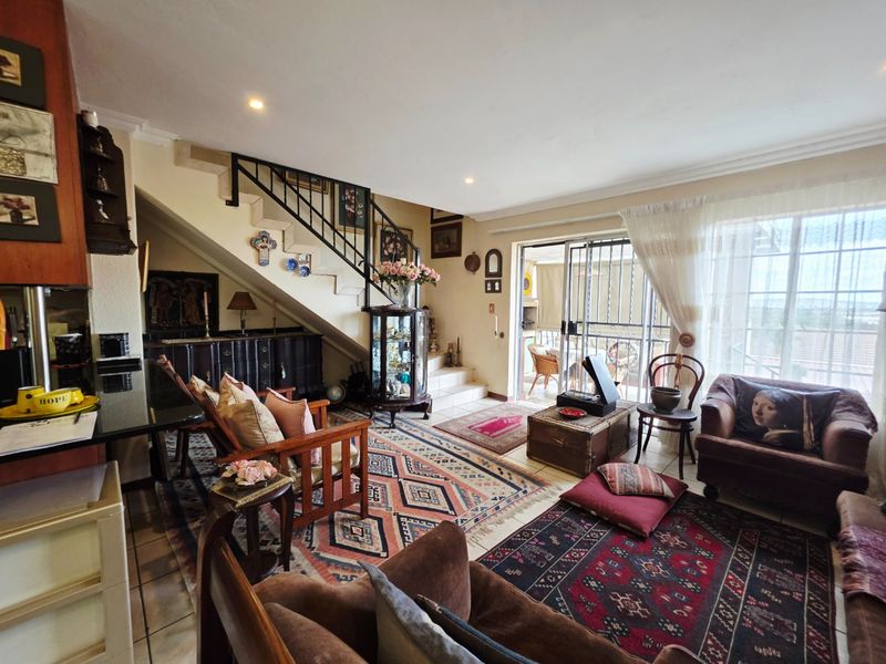 Beautiful Tuscan Style 2 Bedroom Duplex with Breathtaking Views - Photo 7