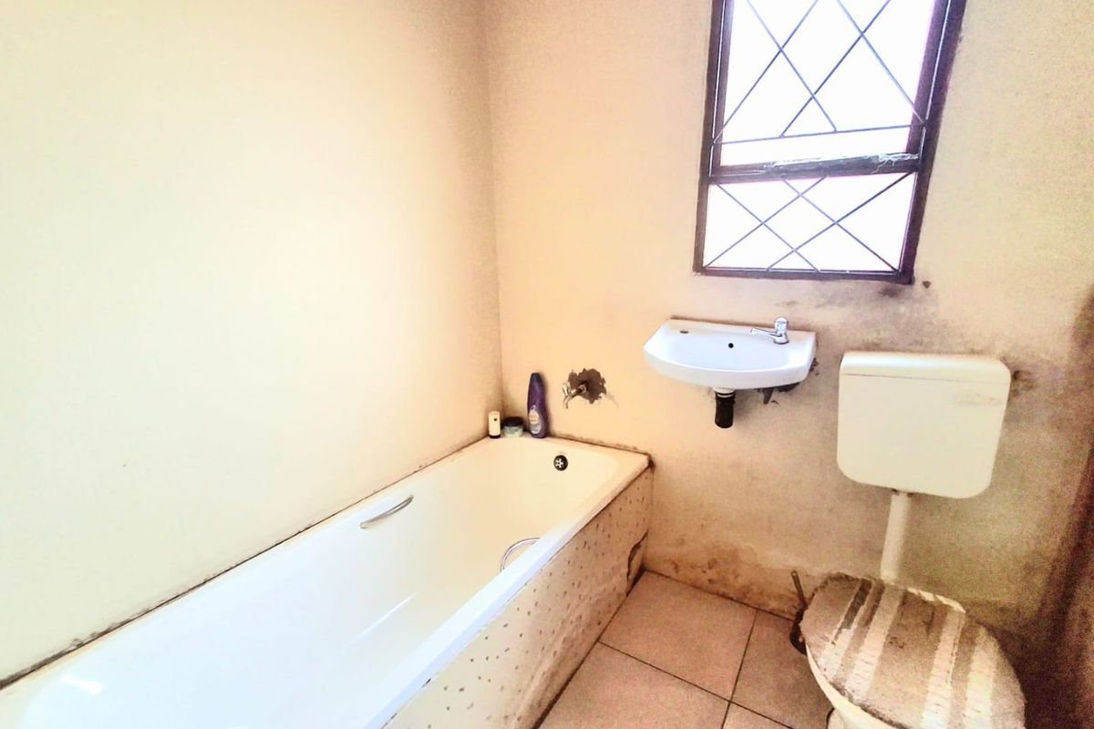 2-Bedroom House for Sale in NU 9, Mdantsane - Photo 4