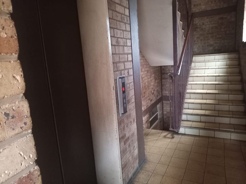 Pretty apartment in a peaceful complex - Photo 4