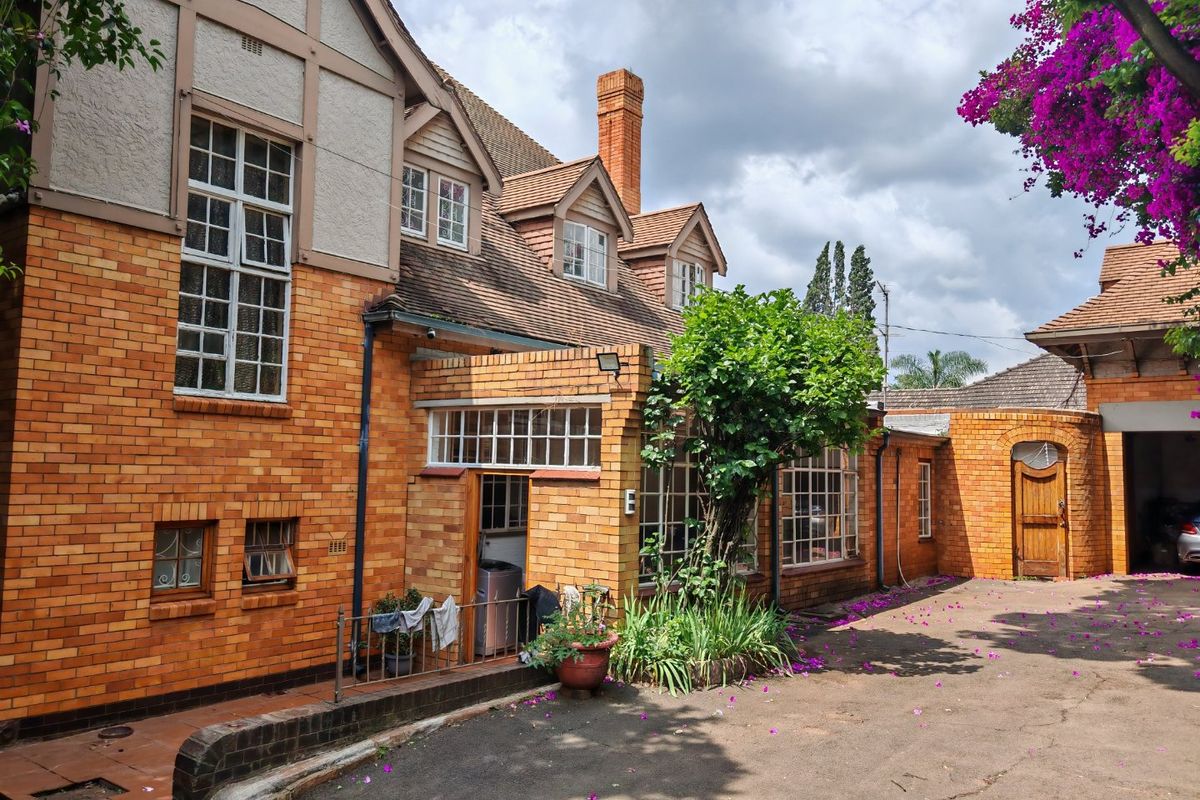 3 Bedroom House for Sale in Observatory. - Photo 2