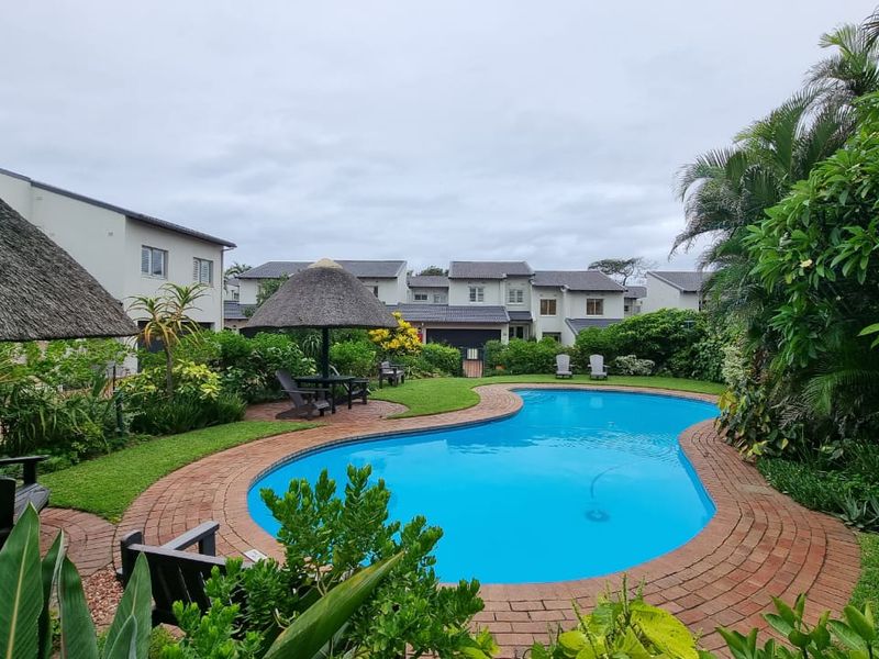To let in Umhlanga, furnished beachfront 4 bedroom Townhouse in secure upmarket complex. - Photo 6