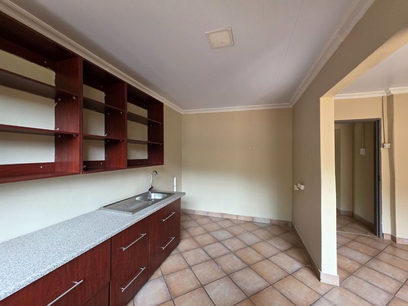 Cozy One Bedroom unit on Secure Smallholding - Photo 5