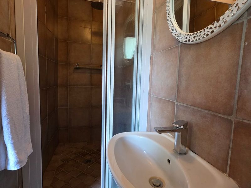 Cozy One Bedroom unit on Secure Smallholding - Photo 10