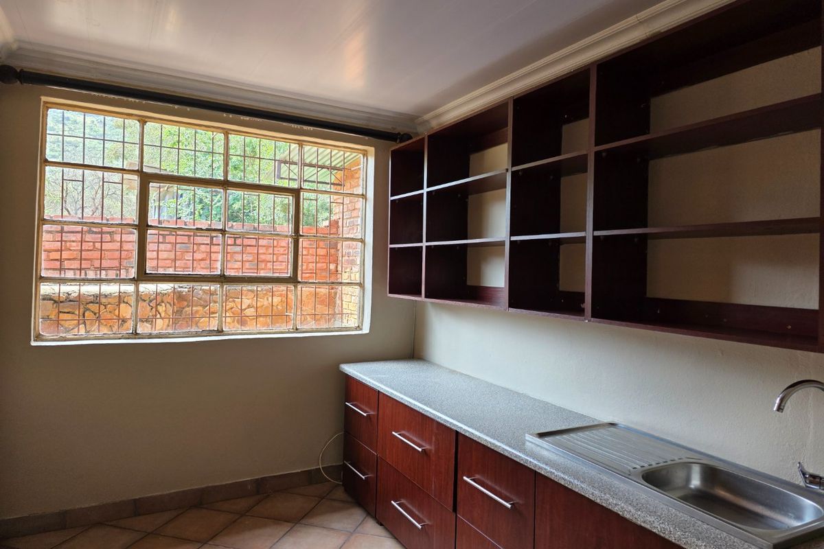 Cozy One Bedroom unit on Secure Smallholding - Photo 3