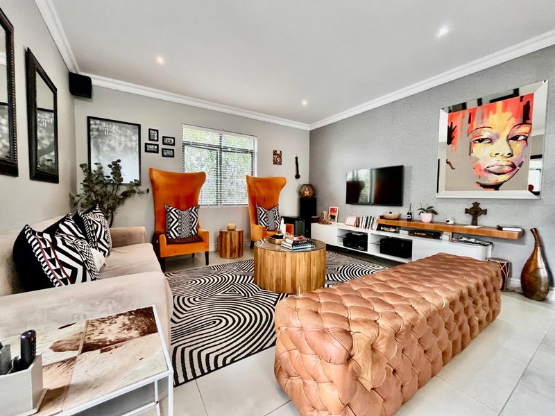 Modern Family Living in the Heart of Broadacres - 3 Bedroom House for Sale - Photo 10