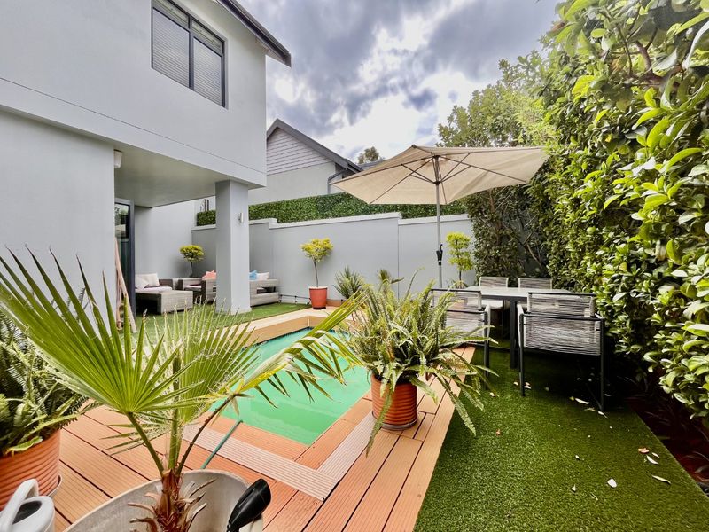 Modern Family Living in the Heart of Broadacres - 3 Bedroom House for Sale - Photo 2