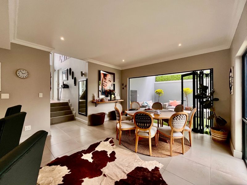 Modern Family Living in the Heart of Broadacres - 3 Bedroom House for Sale - Photo 7