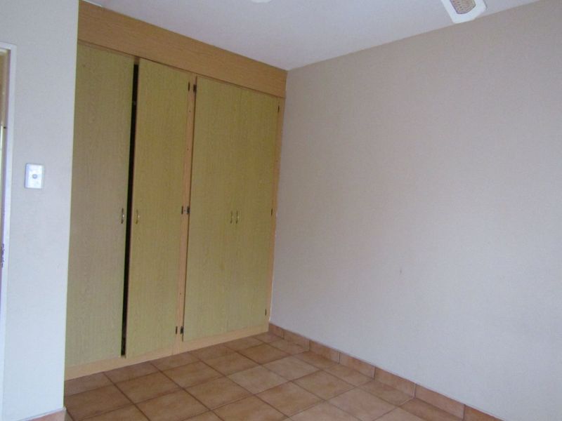 1-Bedroom Sectional Title Apartment for Sale - Photo 3