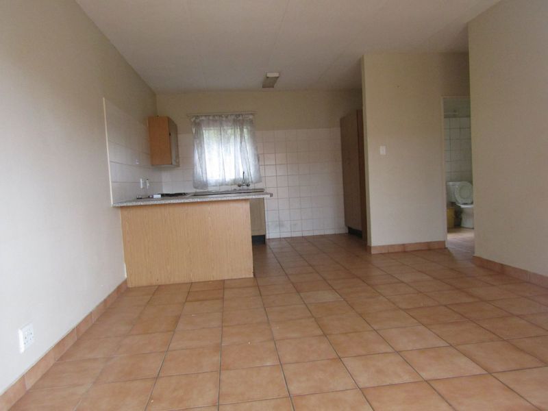 1-Bedroom Sectional Title Apartment for Sale - Photo 2