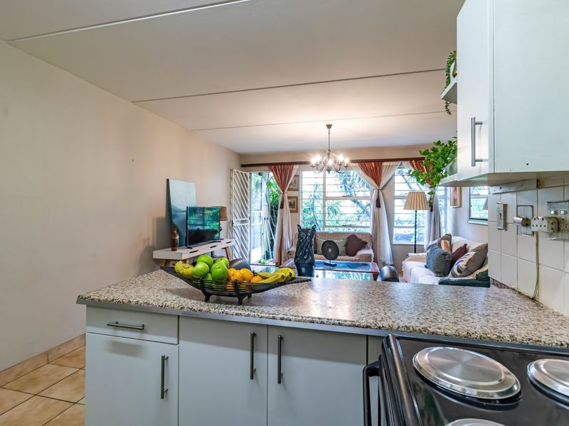 2 Bedroom Townhouse For Sale in Bedford Gardens - Photo 3