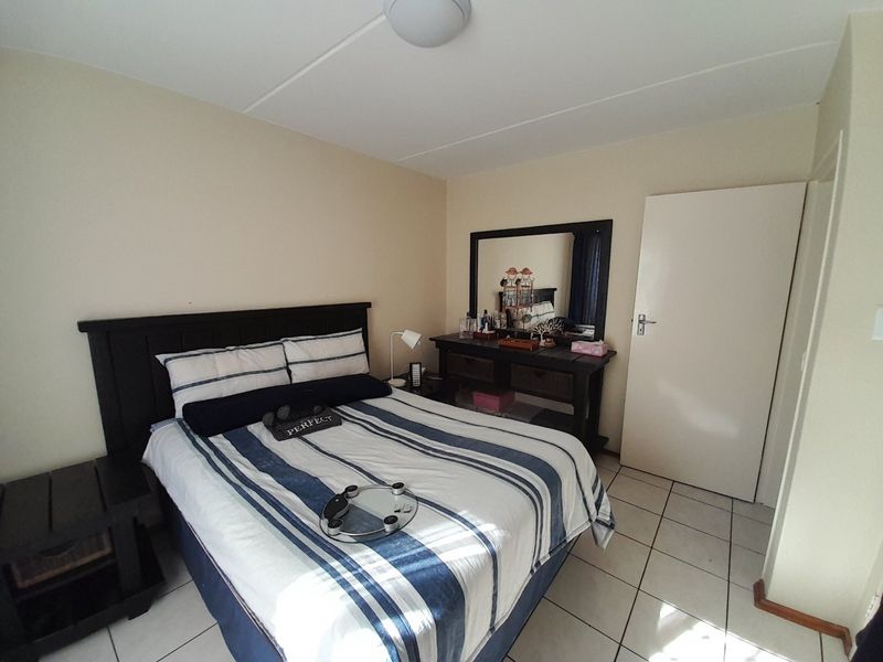 2 Bedroom Townhouse For Sale in Bedford Gardens - Photo 10