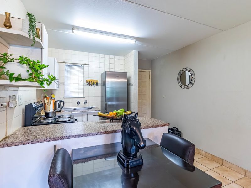 2 Bedroom Townhouse For Sale in Bedford Gardens - Photo 5