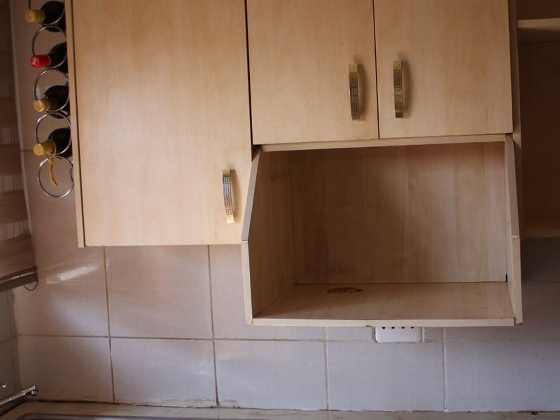 3 Bedroom House with 3 Outside Rooms - Photo 10