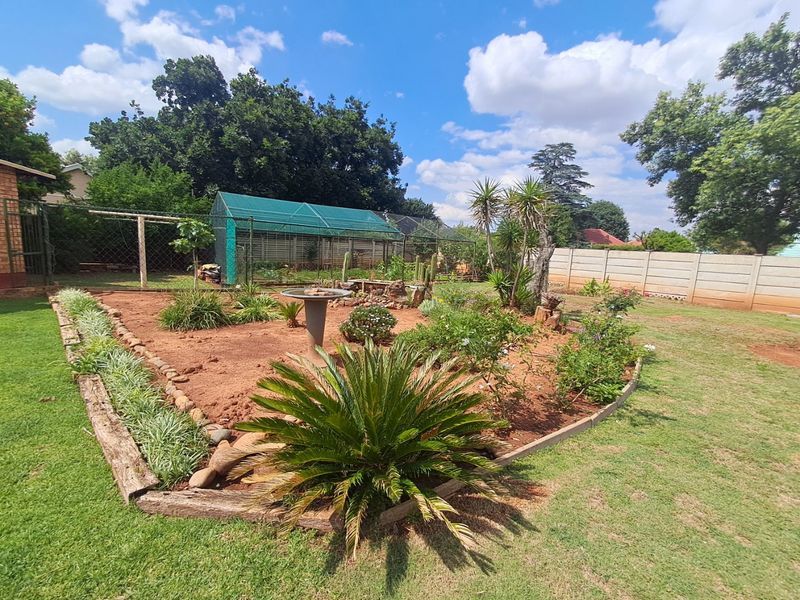 3-Bedroom Home with Flatlet for Sale in Stilfontein.  - Photo 9