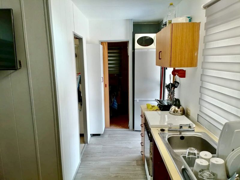 Charming 2-Bedroom Holiday Home in Port O’ Call - Photo 4