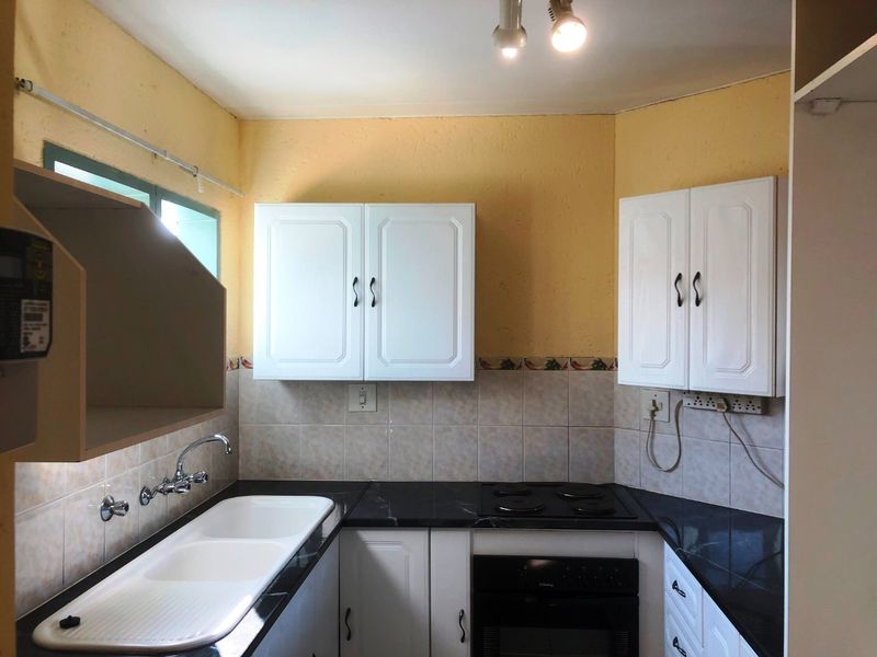 3-Bedroom Townhouse for Sale in Bromhof! - Photo 3