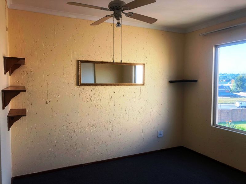 3-Bedroom Townhouse for Sale in Bromhof! - Photo 5