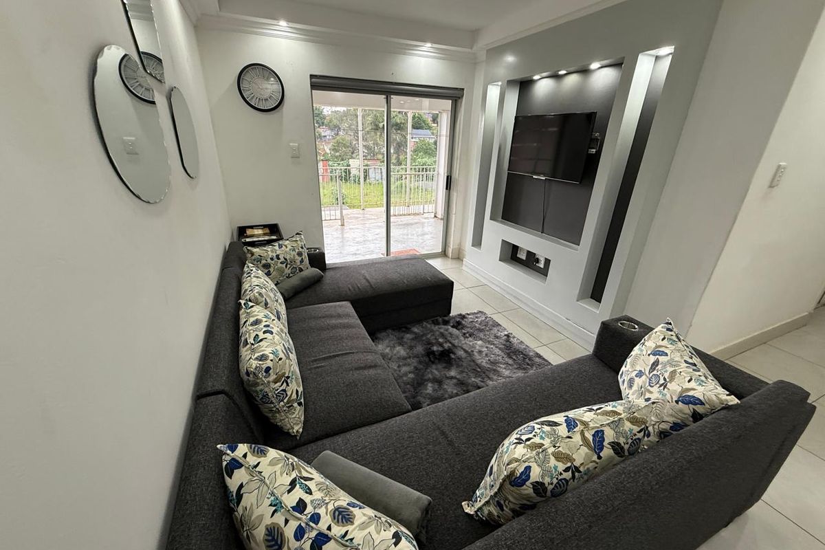 Modern Apartment for Sale – Luxurious, Stylish & Move-In Ready! - Photo 3