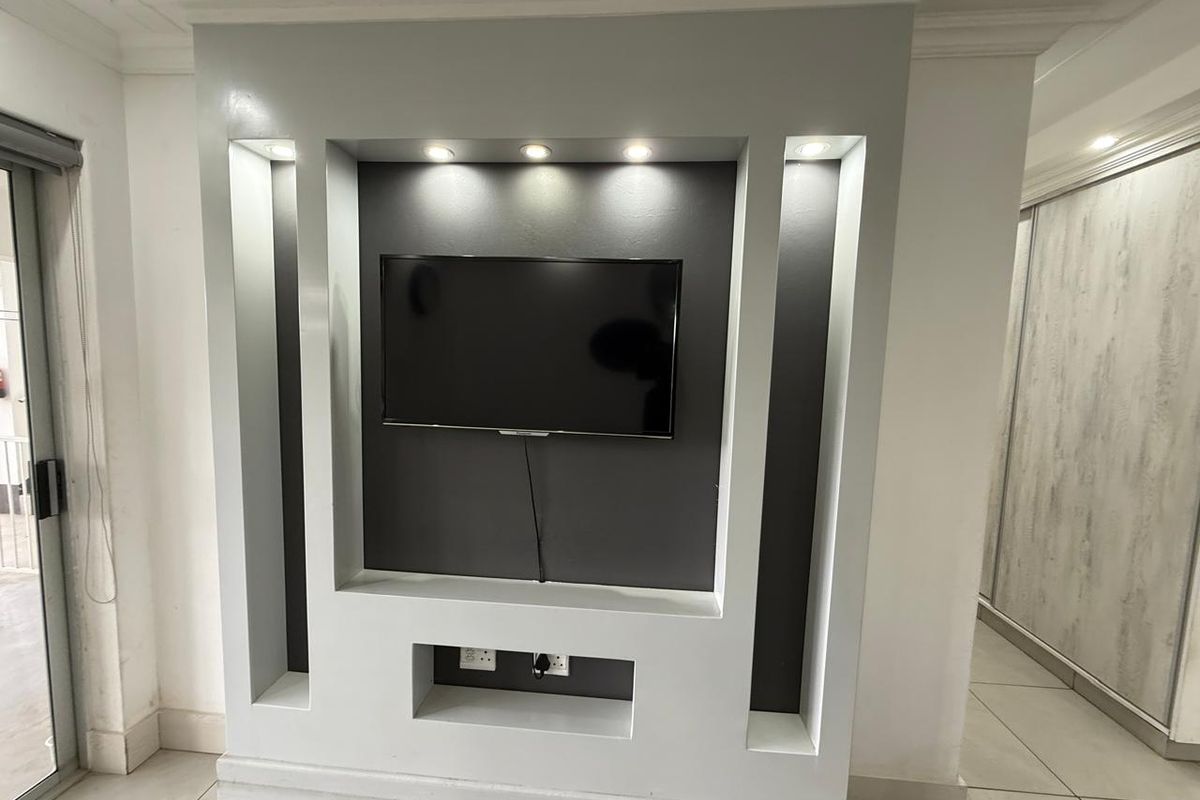 Modern Apartment for Sale – Luxurious, Stylish & Move-In Ready! - Photo 4