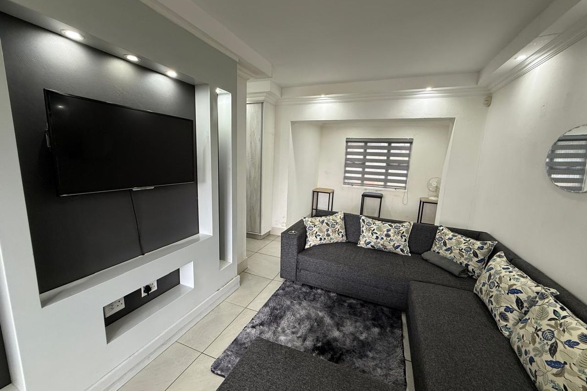 Modern Apartment for Sale – Luxurious, Stylish & Move-In Ready! - Photo 2