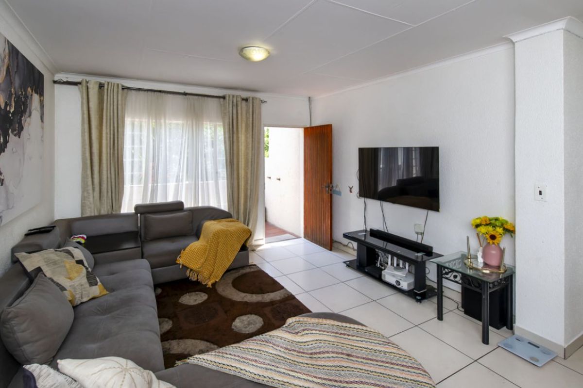 Modern 2-Bedroom Flat - Photo 2