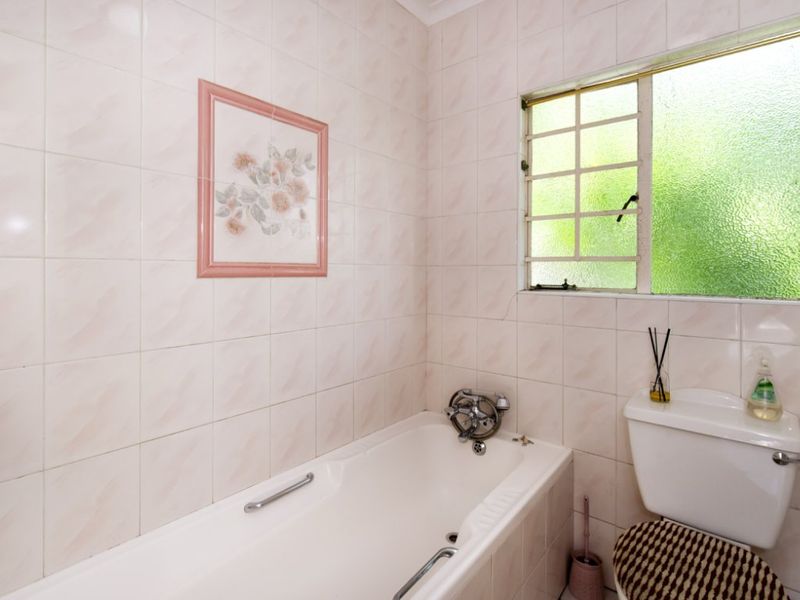 Modern 2-Bedroom Flat - Photo 8