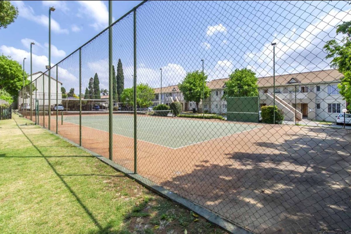 Modern 2-Bedroom Flat - Photo 4